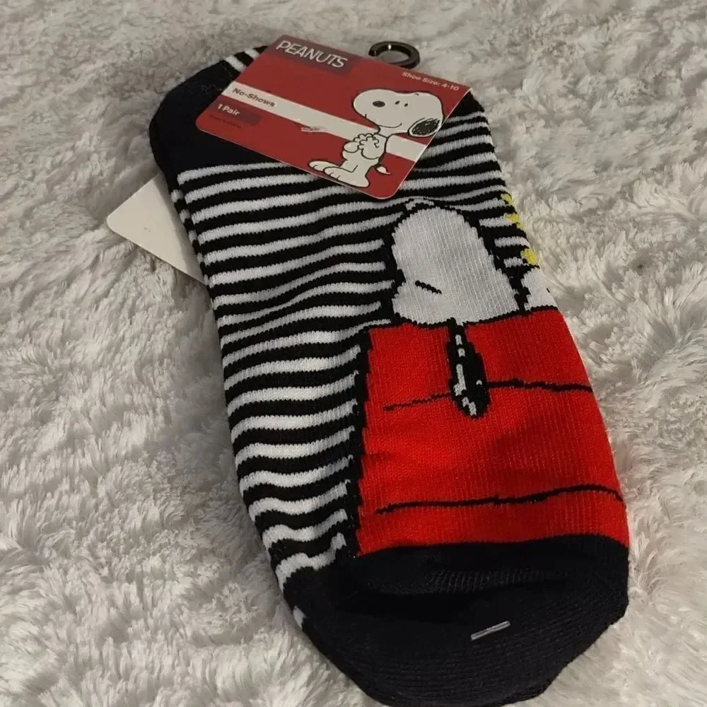 Peanuts Snoopy & Woodstock Women's No Shows Socks